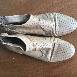 Tremp gray leather booties Sz 38